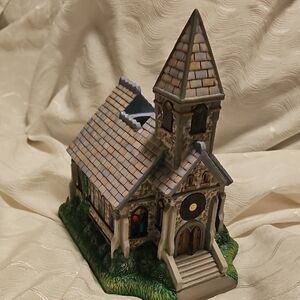 PartyLite Olde World Church Tealight Village House